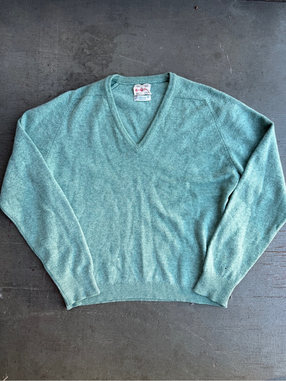 Alan Paine Green Wool V Neck Sweater
